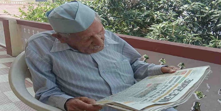 103 साल की उम्र में भी फौलादी हौंसला रखते हैं स्वतंत्रता संग्राम सेनानी बख्तावर सिंह बिष्ट