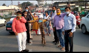 कंगना रणावत मामले में भाजयुमो ने फूंका महाराष्ट्र सरकार का पुतला