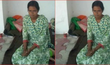 अल्मोड़ा :  सीएमओ कार्यालय के बाहर तीन दिन से युवती अनशन पर