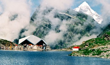 शीतकाल के लिए बंद हुए हेमकुंड साहिब के कपाट 