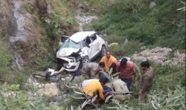 उत्तराखंड:अनियंत्रित कार खाई में गिरी , 3 घायल व 2 की मौत
