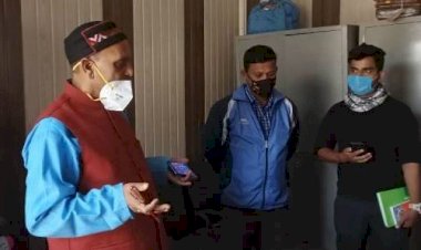 जिला पर्यटन कार्यालय पहुंचे नाराज चारधाम विकास परिषद के उपाध्यक्ष