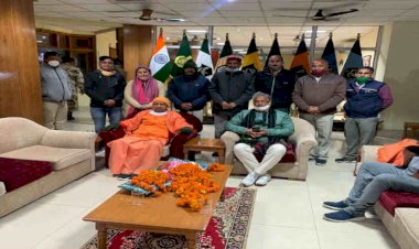 बर्फबारी के कारण आज बद्रीनाथ नहीं जा सके सीएम योगी