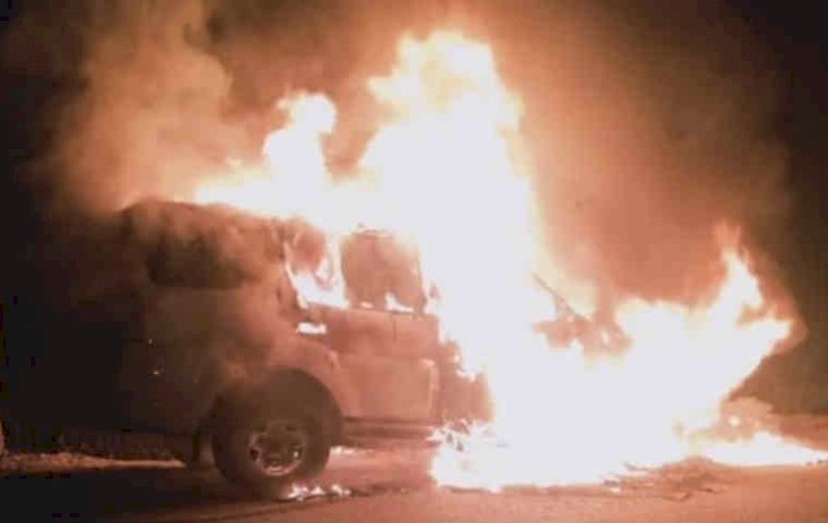 देहरादून: पर्यटकों की कार बनी आग का गोला