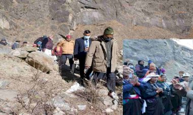 चमोली:आपदा प्रभावितोंं से मिल सीएम ने सुने दु:ख दर्द