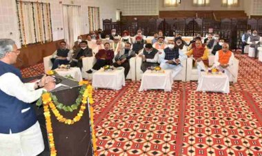 समस्याओं के समाधान और योजनाओं के क्रियान्वयन में सहयोगी बनें दायित्वधारी: सीएम