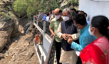 देवप्रयाग: आपदा प्रभावितों का हाल जानने पहुंचे सीएम तीरथ