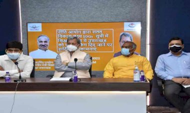 देहरादून: सीएम तीरथ ने शिक्षकों से किया वर्चुअल संवाद