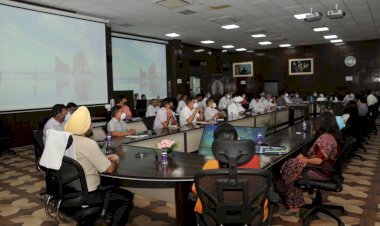 चार्ज लेने के बाद नए मुख्य सचिव एसएस संधू ने की आला अधिकारियों से बैठक, दिए ये निर्देश