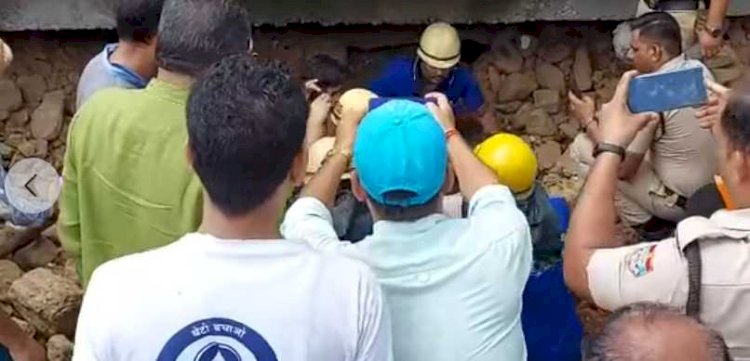 विकासनगर: मकान गिरा, दो बच्चे मलबे में दबे