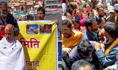 चारधाम यात्रा शुरू करने को लेकर तीर्थपुरोहितों का आंदोलन जारी, हक-हकूक धारियों ने किया बदरीनाथ धाम कूच