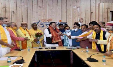सीएम धामी की पहल पर गतिरोध खत्म, तीर्थ पुरोहितों ने आंदोलन किया स्थगित