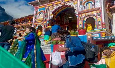 चारधाम यात्रा शुरू, दर्शन को बदरीनाथ धाम पहुंचे भक्त