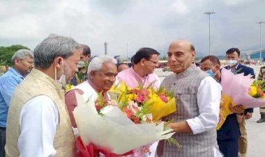 ब्रेकिंग: देहरादून से पीठसैंण के लिए रवाना हुए रक्षा मंत्री राजनाथ सिंह