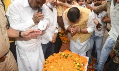 सीएम धामी ने दी शहीद जवान सोनित कुमार को श्रद्धांजलि