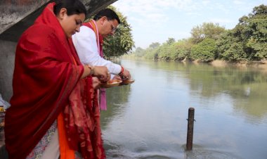 गुरू पूर्णिमा के अवसर पर सीएम ने की शारदा के घाट पर आरती