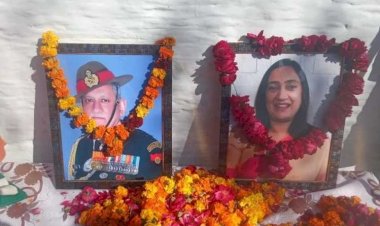 सीडीएस जनरल बिपिन रावत के गांव सैंण में श्रद्धांजलि देने वालों की उमड़ी भीड़