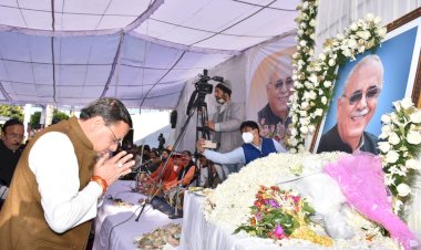 सीएम धामी ने दी पूर्व विधानसभा अध्यक्ष हरबंस कपूर को श्रद्धांजलि