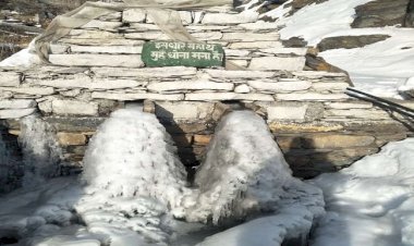 उत्तराखंड: बर्फ में पूरी तरह ढंक गया यह गांव