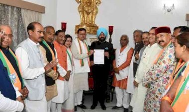 पुष्कर धामी ने पेश किया सरकार बनाने का दावा, 23 को लेंगे मुख्यंत्री पद की शपथ