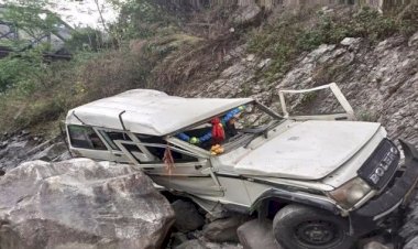 चमोली: खाई में गिरी बोलेरो, दो युवाओं की मौत