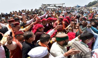 सीएम धामी ने की भद्रराज मंदिर में पूजा अर्चना