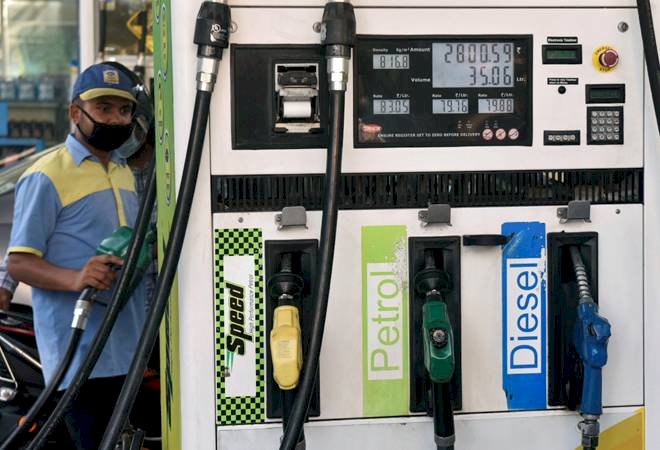 बड़ी खबर: पेट्रोल 9.50 रुपए और डीजल 7 रुपए प्रति लीटर सस्ता