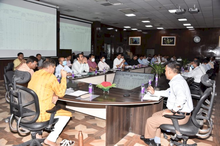 मंत्री प्रेमचंद अग्रवाल ने शहरी विकास विभाग के अंतर्गत संचालित विभिन्न योजनाओं की समीक्षा की
