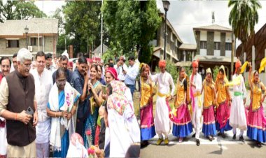 जनजाति समाज ने किया द्रोपति मुर्मू का भव्य स्वागत