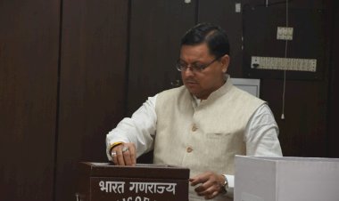 राष्ट्रपति चुनाव के लिए मतदान, सीएम धामी ने डाला वोट