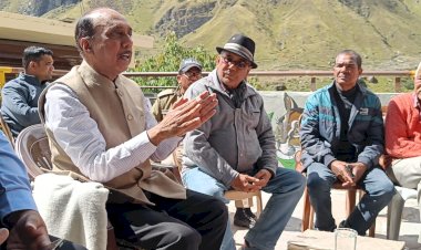 दूरस्थ व दुर्गम क्षेत्रों में लोगों को समान नागरिक संहिता की जानकारी देकर उनके सुझाव प्राप्त कर रही है टीम