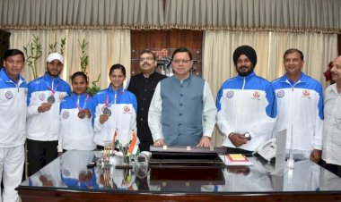 मुख्यमंत्री ने किया 36 वें नेशनल गेम्स के मेडल विजेता एथलेटिक्स को सम्मानित