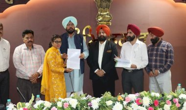 पंजाब: मंत्री धालीवाल ने 21 युवाओं को सौंपे नियुक्ति पत्र, कहा 7 माह में दी 25000 को दी सरकारी नौकरी