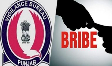 सतर्कता ब्यूरो ने आबकारी एवं कराधान अधिकारी, आबकारी निरीक्षक को 5,00,000 रुपये की रिश्वत लेते किया गिरफ्तार