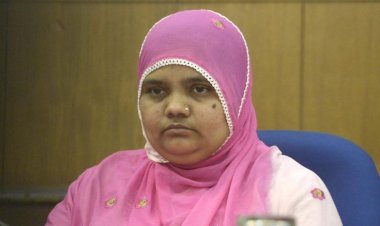 सुप्रीम कोर्ट ने खारिज की बिलकिस बानो की दोषियों पर दायर की गई पुनर्विचार याचिका