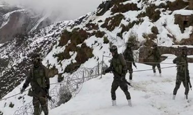 कुपवाड़ा में गहरी खाई में गिरने से भारतीय सेना के 3 जवानों की मौत