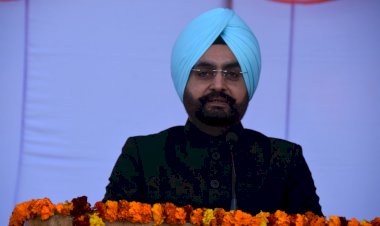 मुख्य सचिव डॉ. एस.एस. संधु ने गणतंत्र दिवस के अवसर पर सचिवालय में  फहराया राष्ट्रीय ध्वज