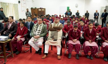 सीएम धामी ने बच्चों के साथ सुनी प्रधानमंत्री की मन की बात
