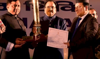 उत्तराखण्ड की झांकी को देश मे प्रथम स्थान के लिये किया गया पुरस्कृत