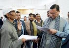 सीएम ने बड़ी संख्या में आए लोगों की शिकायतों और समस्याओं को सुना