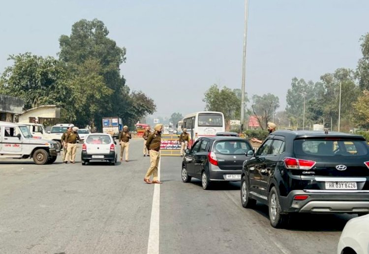 पंजाब पुलिस ने आने वाले वाहनों की जांच के लिए 10 अंतर-राज्यीय सीमाओं पर 'ऑपरेशन सील' चलाया,  सभी 131 प्रवेश/निकास बिंदुओं पर नाके बनाए गए
