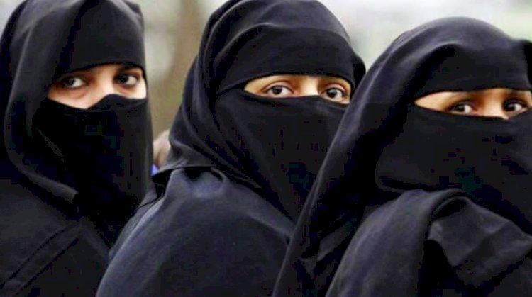 कर्नाटक हिजाब प्रतिबंध: हेडस्कार्फ़ में परीक्षा देने की अनुमति के लिए लड़कियों ने सुप्रीम कोर्ट का रुख किया