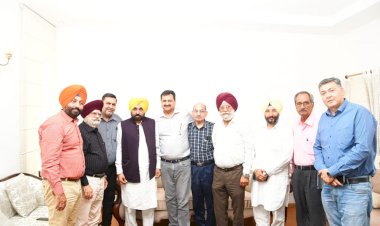 मुख्यमंत्री भगवंत मान से मिले जालंधर के उद्योगपति व व्यापारी, उपचुनाव में कारोबारियों ने दिया आप को समर्थन