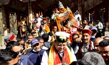 विधि विधान के साथ खुले विश्व प्रसिद्ध गंगोत्री एवं यमुनोत्री धाम के कपाट