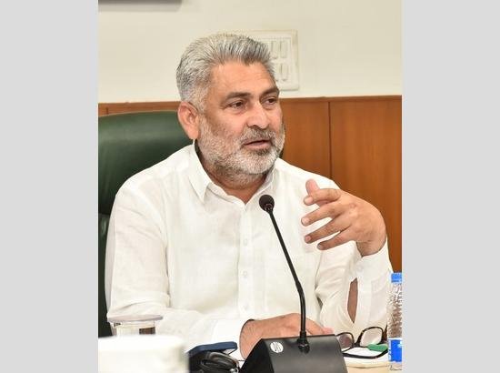 मंत्री लाल चंद कटारूचक के खिलाफ यौन दुराचार के आरोप: राष्ट्रीय एससी आयोग ने पंजाब के अधिकारियों को इस तारीख पर सुनवाई के लिए उपस्थित होने को कहा