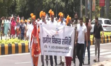 दिल्ली: खालिस्तान मुद्दे को लेकर उच्चायोग के बाहर कनाडा पीएम ट्रूडो, उनकी सरकार के खिलाफ लोगों के समूह ने किया विरोध प्रदर्शन