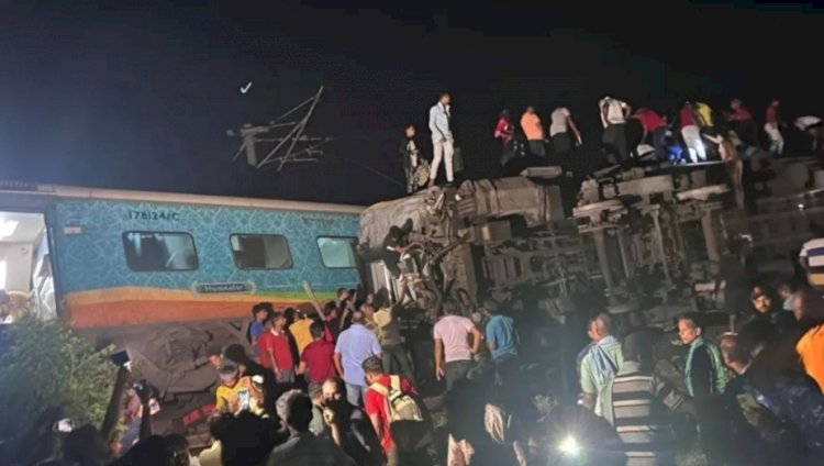 ओडिशा रेल हादसा के दिए गए जांच के आदेश, 48 ट्रेनें रद्द.. 39 के बदले गए रूट