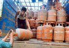 केंद्र सरकार की बड़ी घोषणा- सभी उपभोक्ताओं के लिए एलपीजी गैस सिलेंडर की कीमतों में ₹200 की कटौती की गई