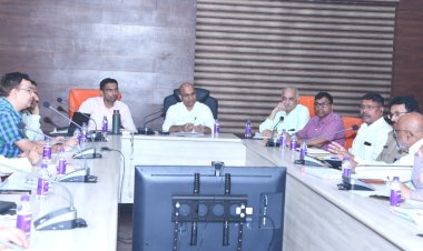 आपदा प्रबन्धन सचिव डा0 रंजीत कुमार सिन्हा ने आपदाओं के कारण हुई क्षति की समीक्षा की 