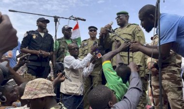 नाइजर में अमेरिका भी लग़ाम लगाने में नाकाम, तख्तापलट करने वाले जनरल के सामने घुटनों पर कई देश